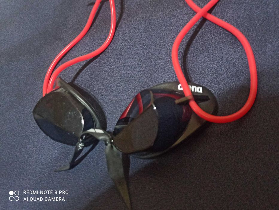 Очки Шведки для плавания Arena Swedix Red/Black!