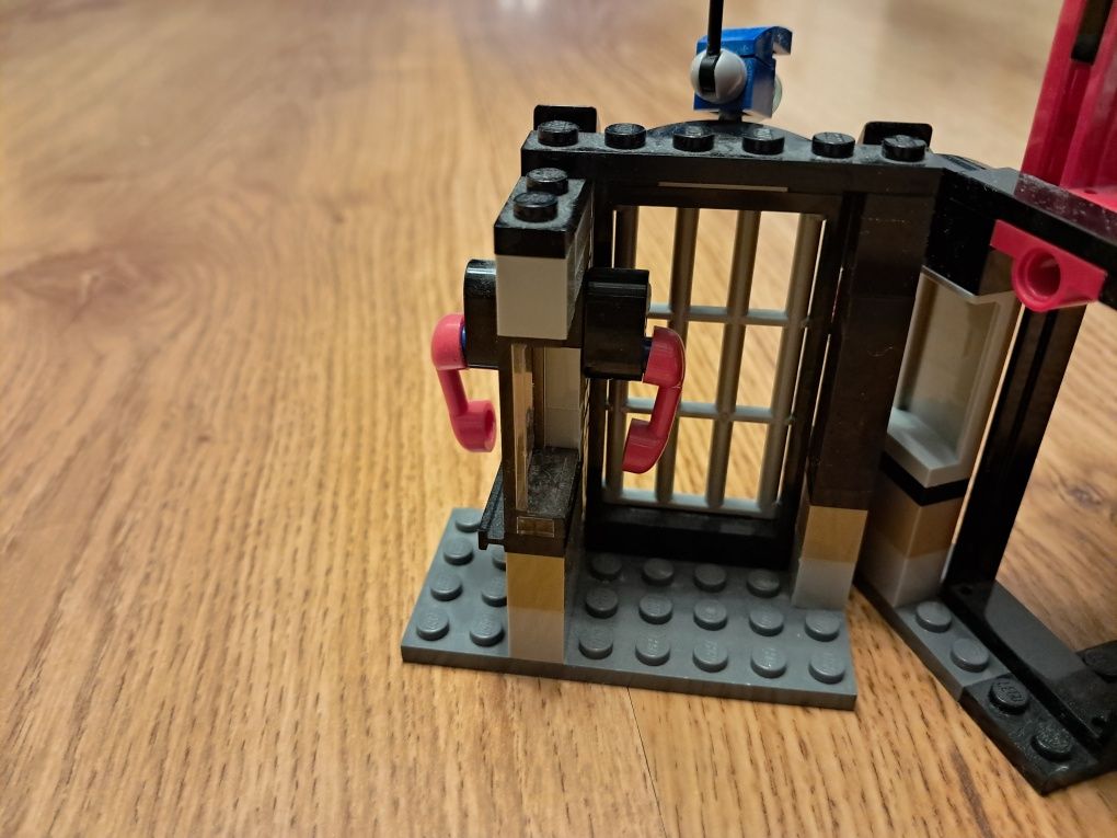 Lego Ninjago więzienie (sam budynek, bez figurek i akcesoriów)