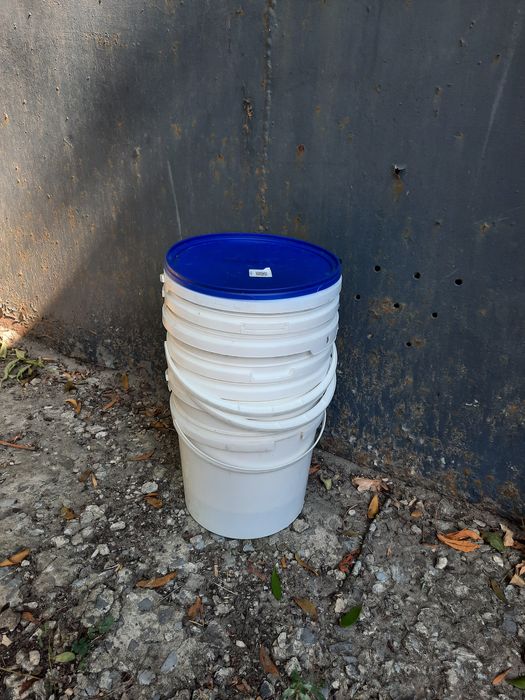 Продам ведра 5 литровые .