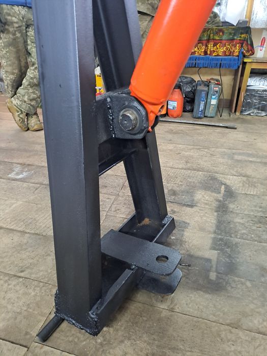 Кран на трактор , стрела ,погрузчик , гусак , для трахтора гусак