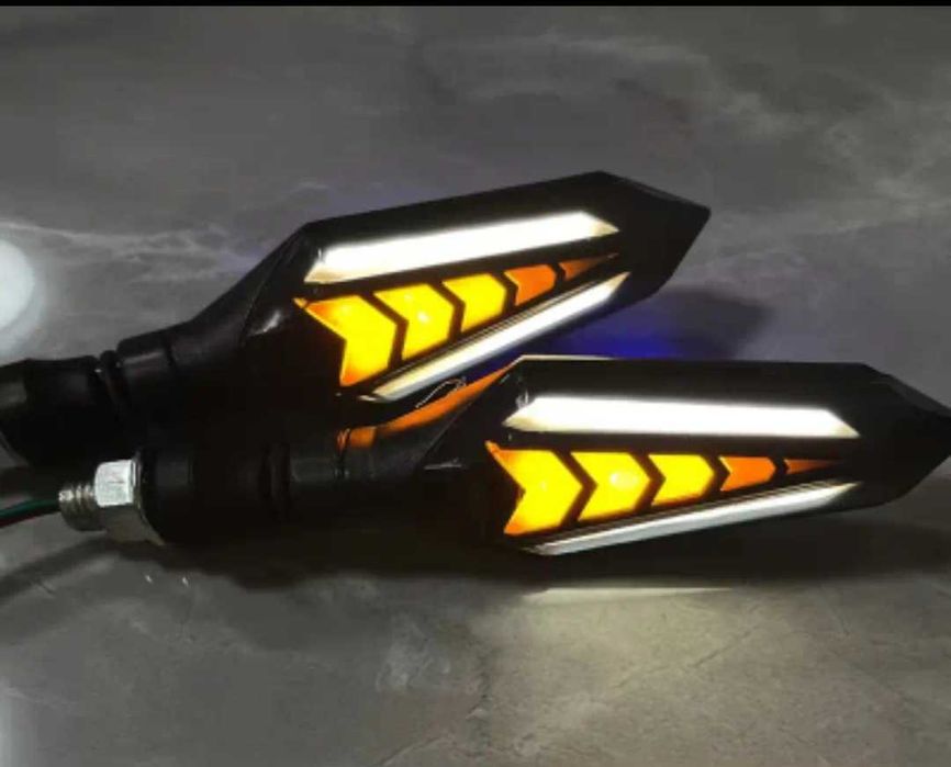 Поворотніки на мотоцикл.