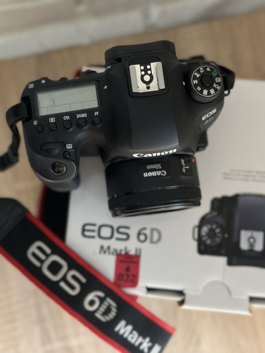 Продам Canon 6D Mark II + обʼєктив Canon EF 50mm f/1.8