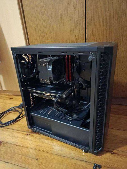 Komputer stacjonarny | RX 5500 XT / Ryzen 5 1600 AF/ 8GB RAM