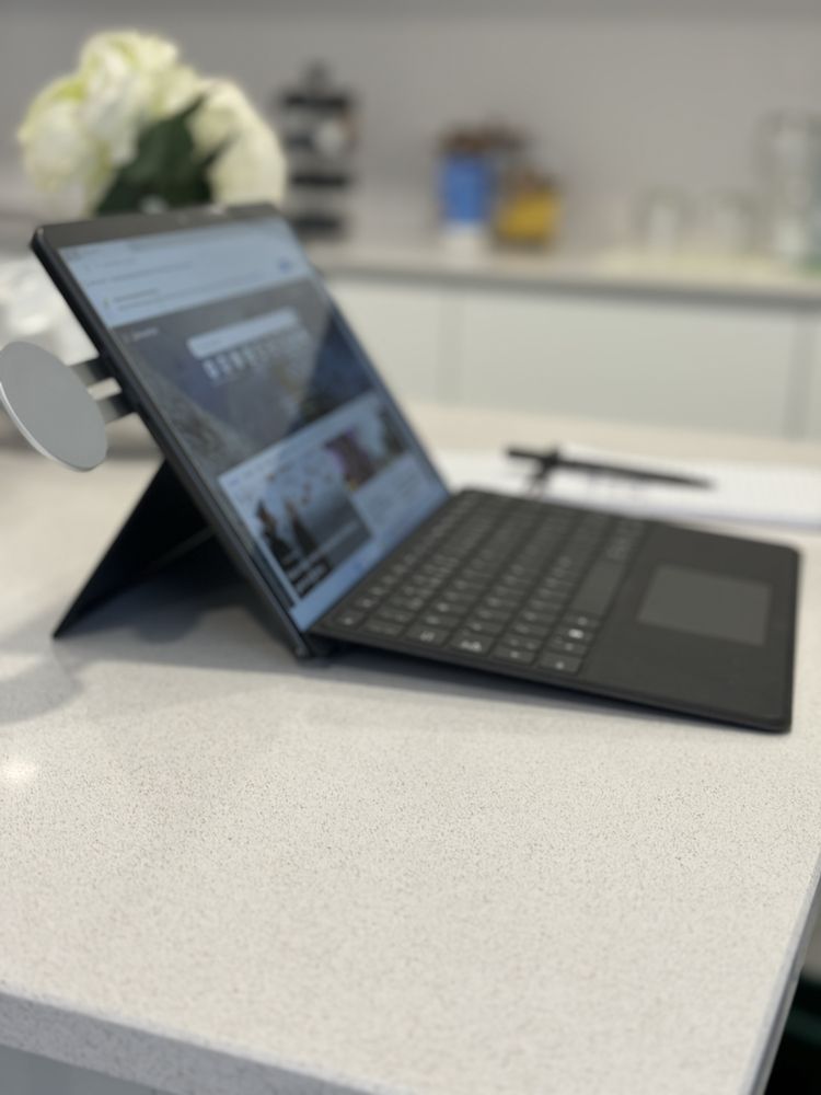 Surface pro 9 + capa + teclado + pen