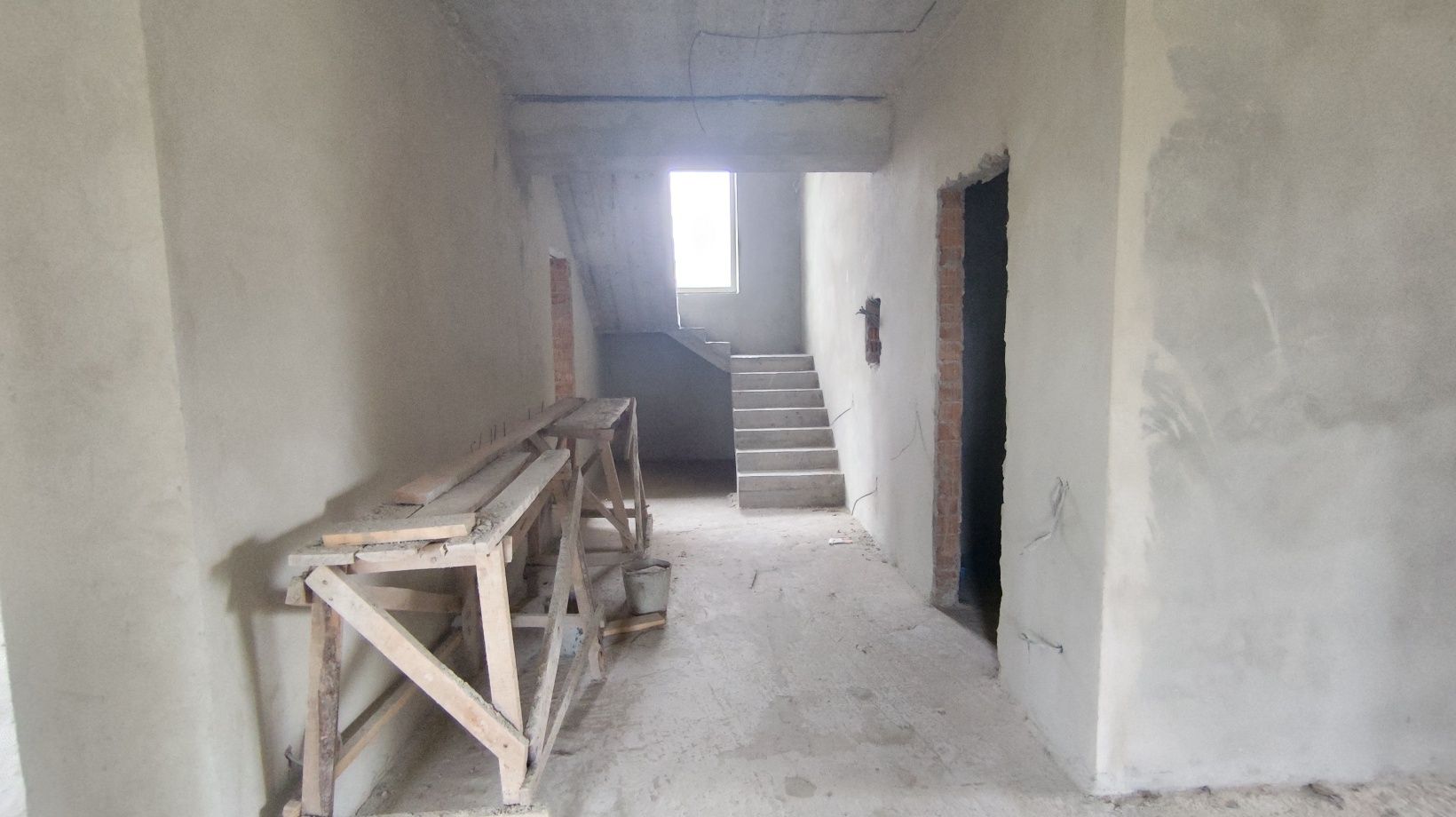 Продається будинок в с.Драгомирчани. Ділянка. Свердловина. Тераса