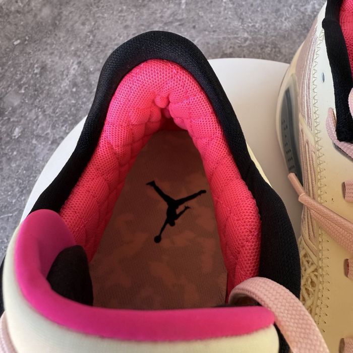 Є Розміри Air Jordan XXXVIII Low FD2326-100