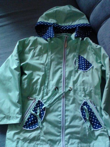 Куртка- ветровка для девочки