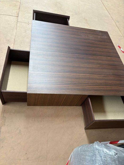 Mesa de centro castanha