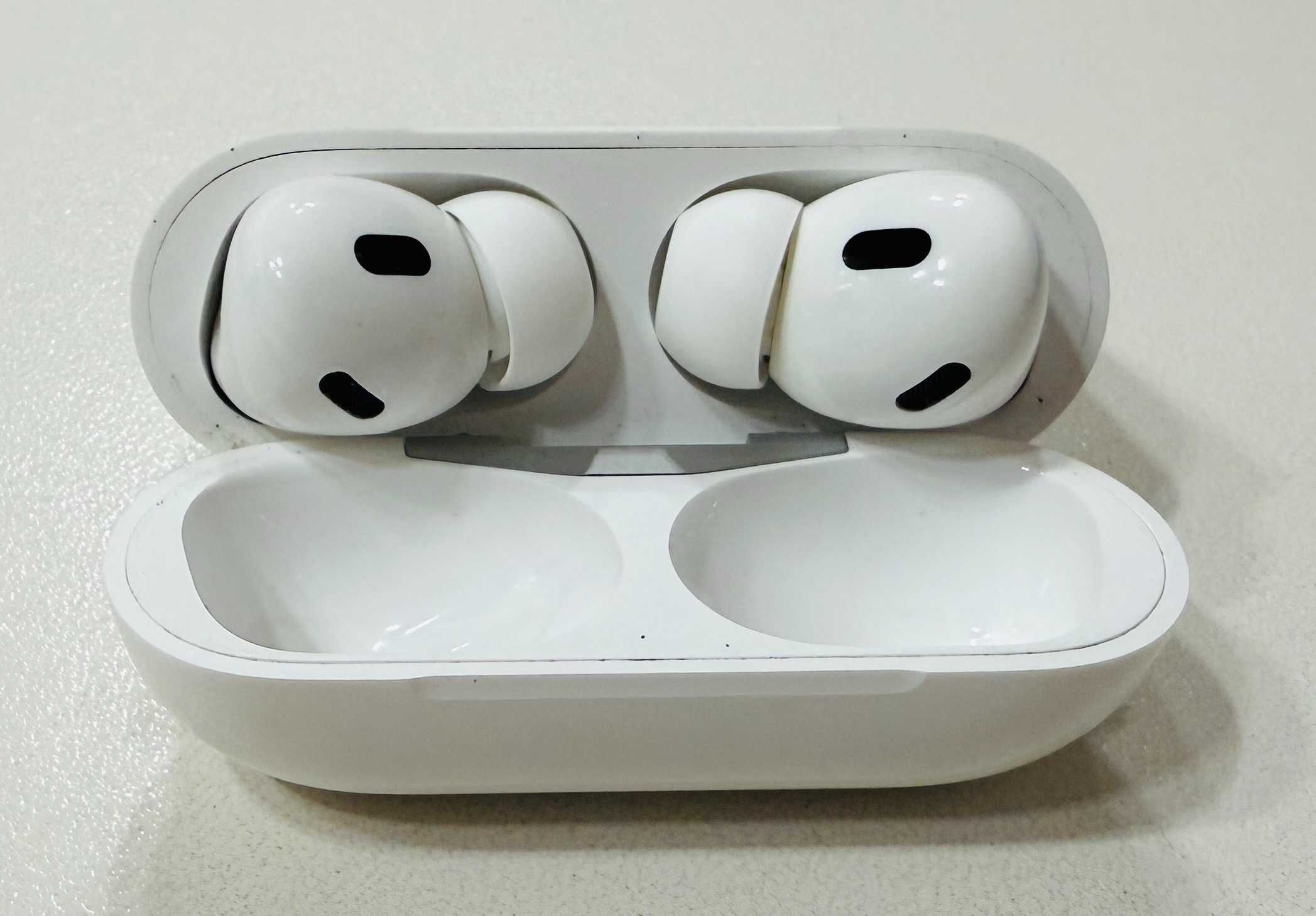 Продам AirPods pro 2 ( Type C) оригінал