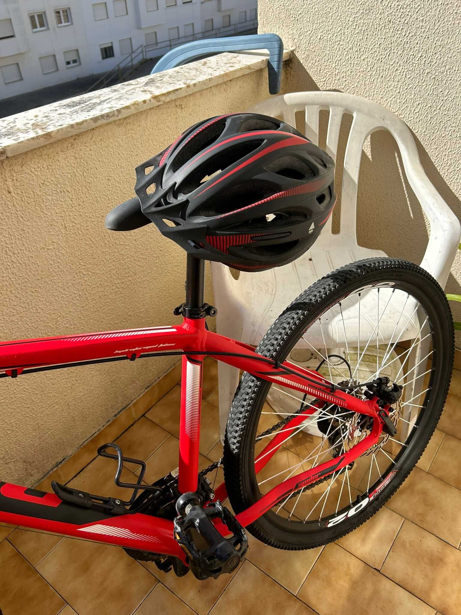 Bicicleta, marca DS spider. Em bom estado, com acessórios