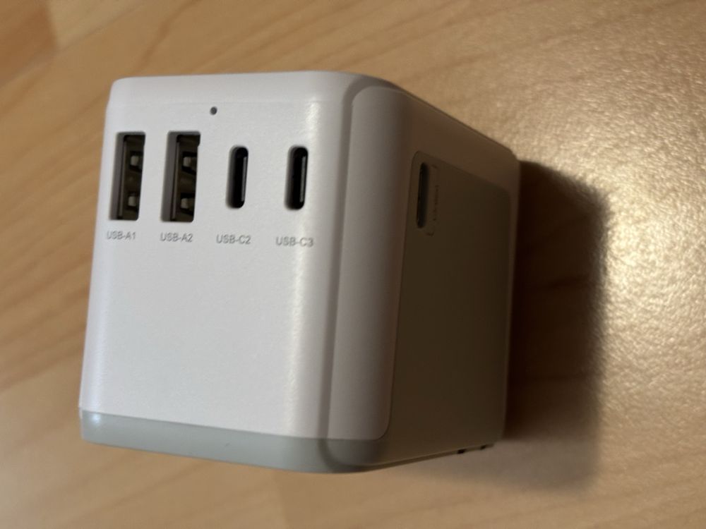 Ładowarka USB C podrozna, adapter TESSAN z 2 portami USB, 3 USB C