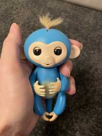 Интерактивная обезьянка fingerlings happy monkey