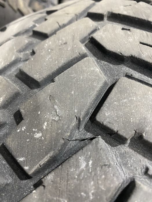 Vendo pneus CST Sahara M/T 2