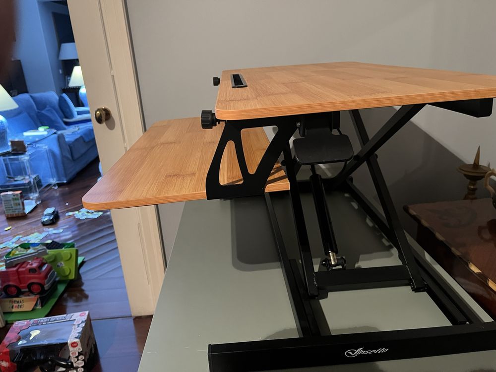 Standing desk converter/ secretaria de pé converter