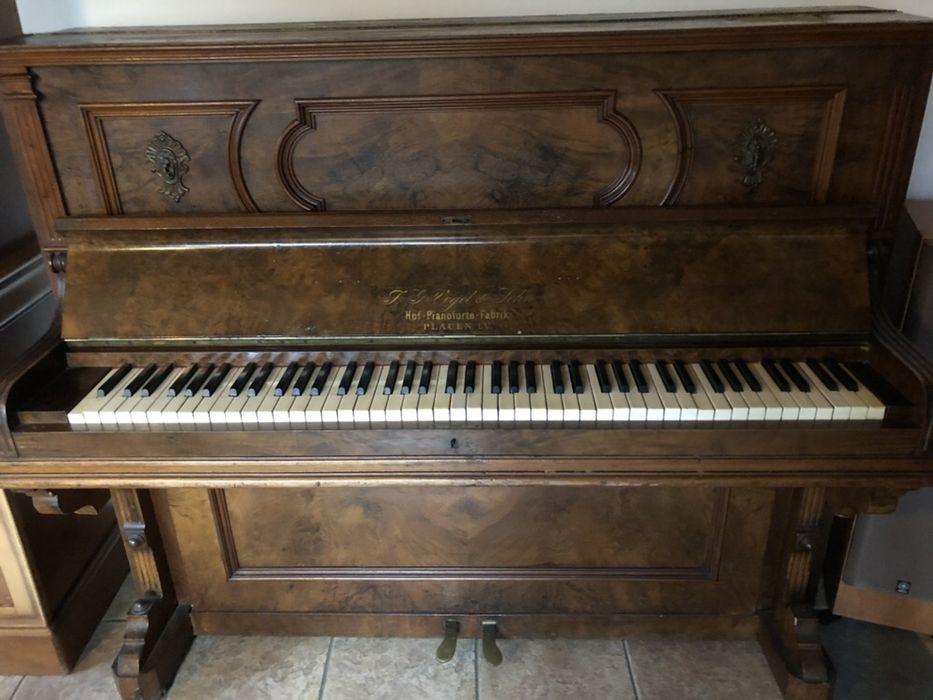 Antyczne pianino