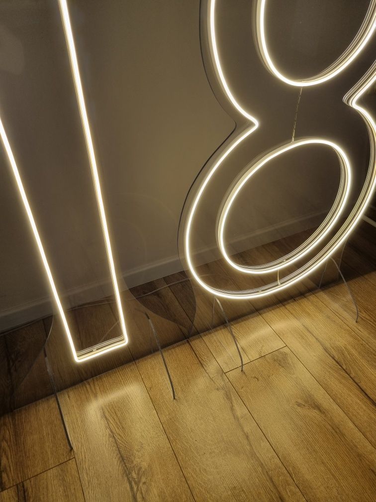 Neon led 18 stojący 100cm ledon
