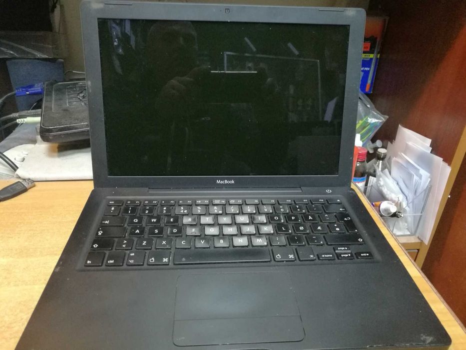 Непрацюючий  macbook a1181