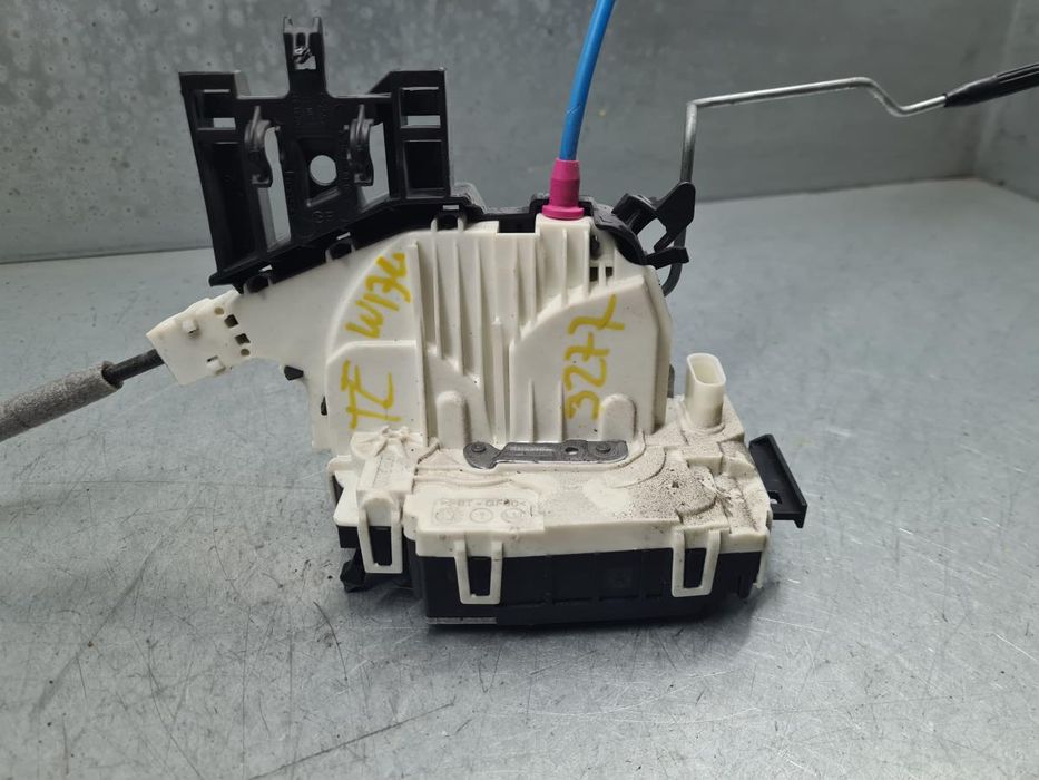 Fechadura / fecho porta trás esquerdo MERCEDES-BENZ Classe A (W176)