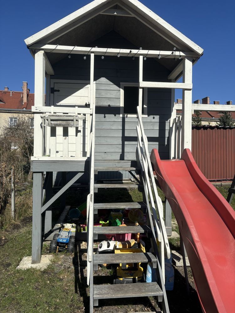Drewniany domek dla dzieci zjezdzalnia hustawka piaskownica