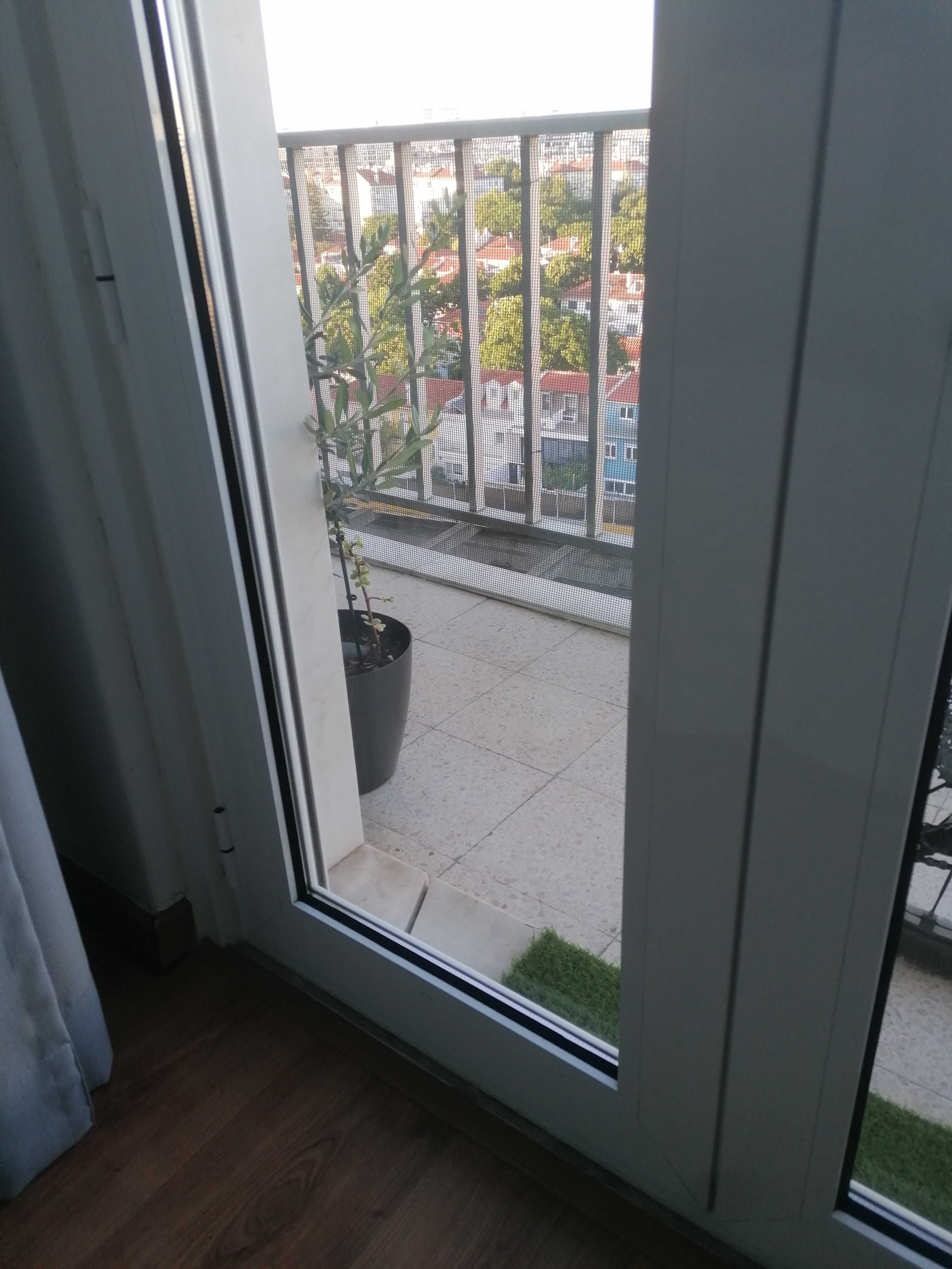 Caixilho de aluminio tipo porta 2 folhas vidro duplo