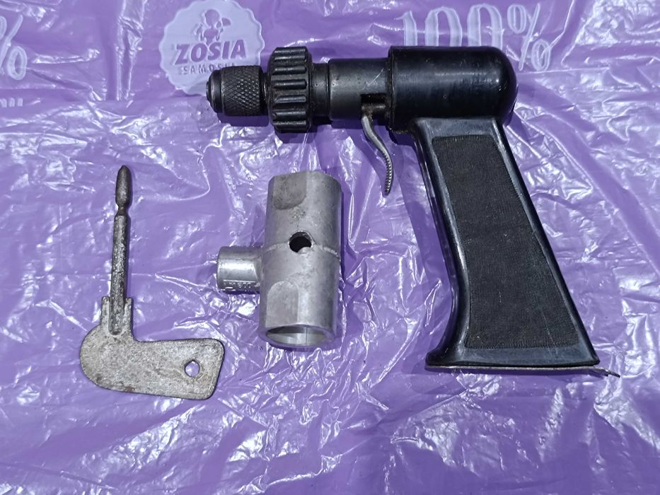 Śrubokręt z schowkiem i inne