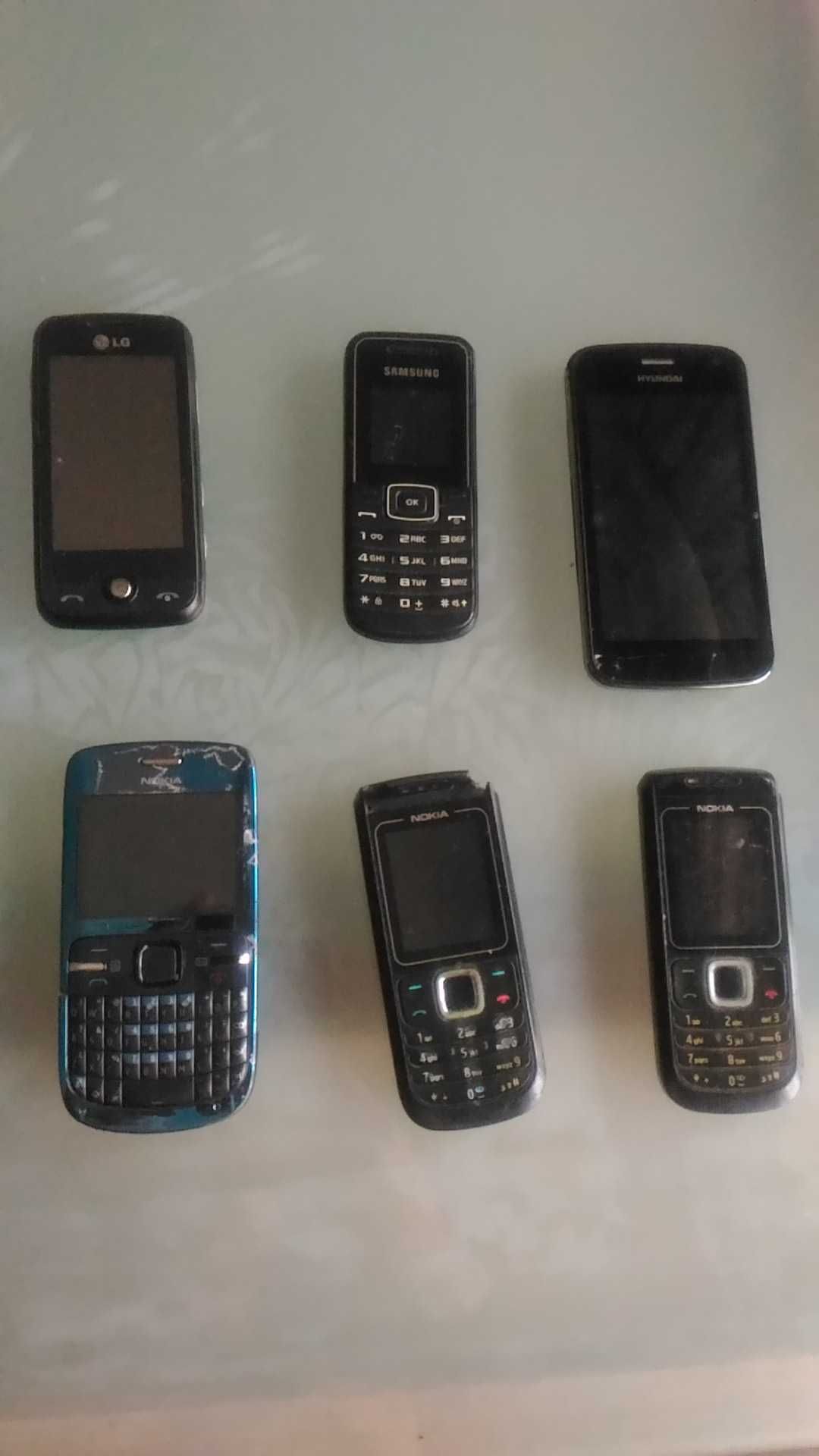 Samsung GT - I9060DS + telemóveis diversos