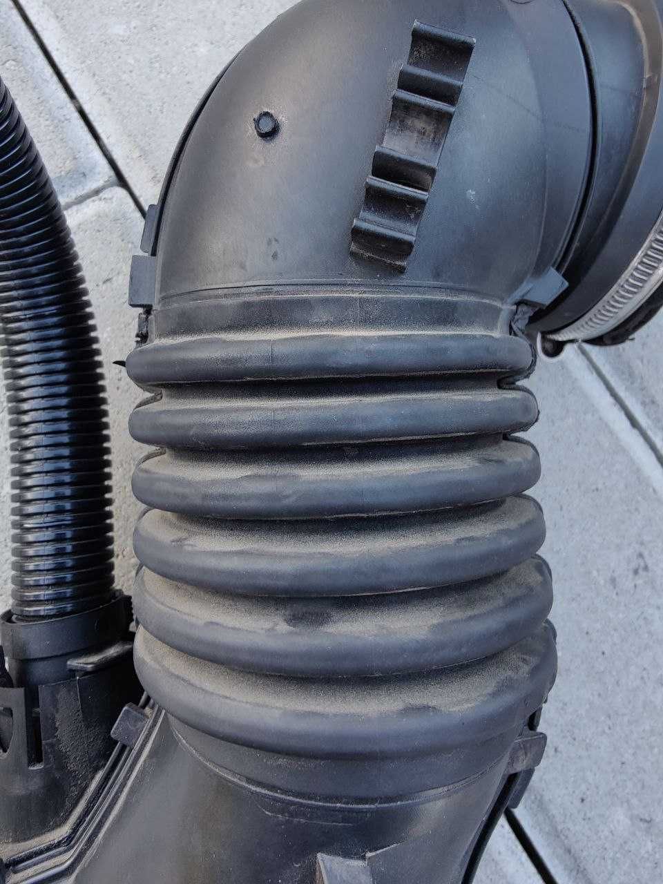 Впускной патрубок BMW E90-E91 / N47 / 13717804846