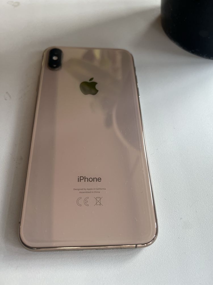 Iphone XS max 64. Состояние нового.
