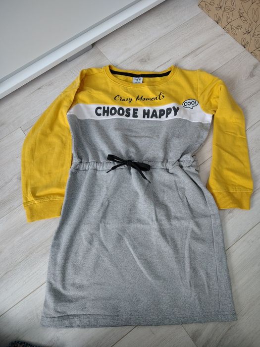 Dziewczęca dresowa sukienka Kik r.134