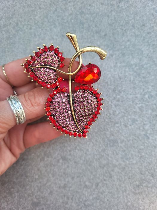 Broszka liście w kształcie serc