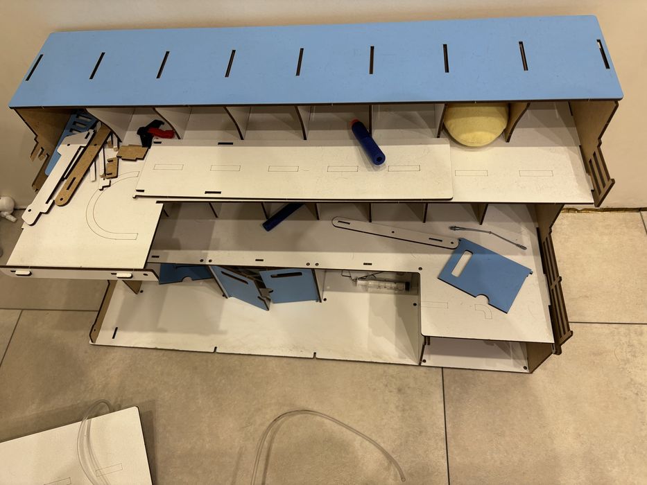 Дитячий гараж для машинок