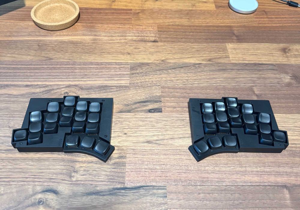 TOTEM 38 Keyboard BLE zmk + Extras
