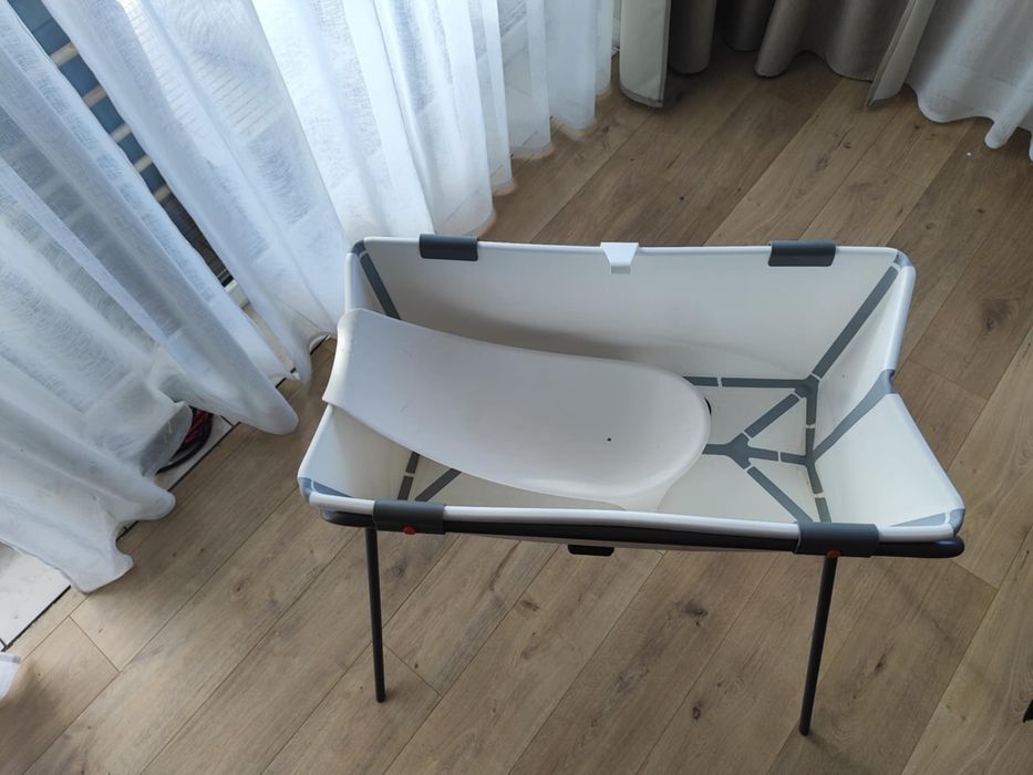Stokke Flexi Bath wanienka ze stojakiem i wkladka noworodkową