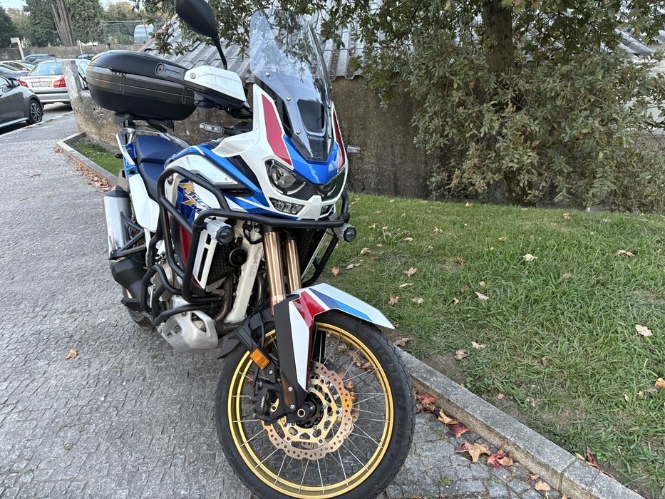 Honda Africa Twin 1100  - Adventure sports ( aceito retomas )