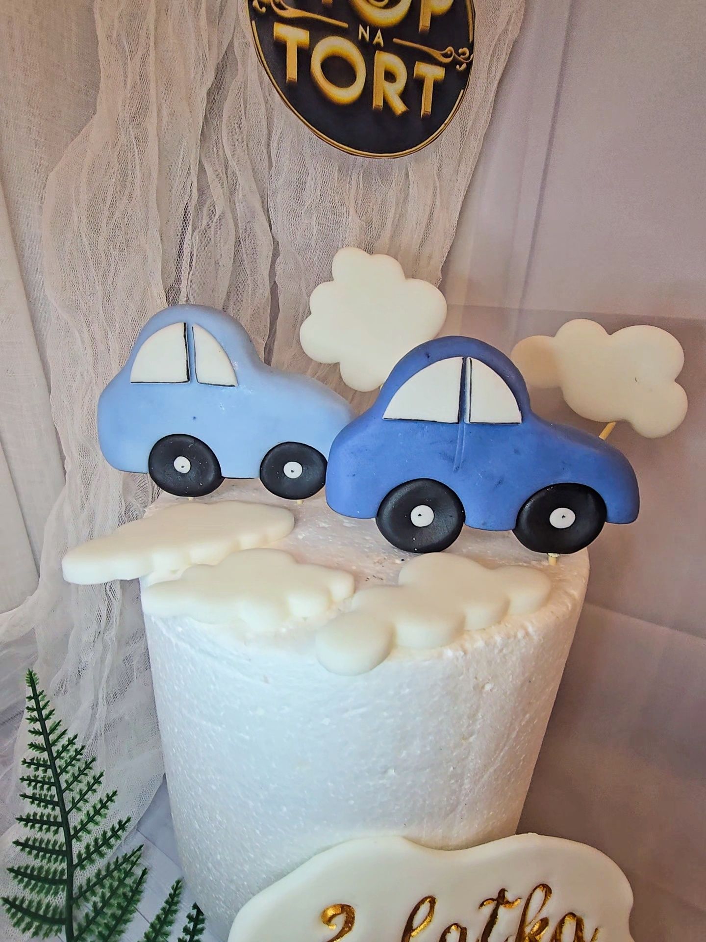 Autka na tort samochód auto z masy cukrowej na roczek