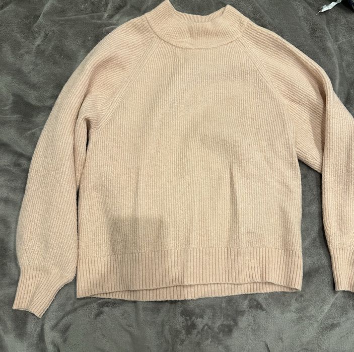 Свитер розовый Gap