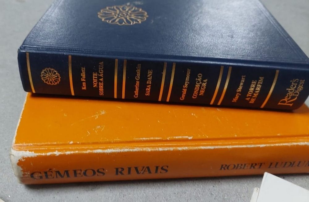 7 livros em bom estado