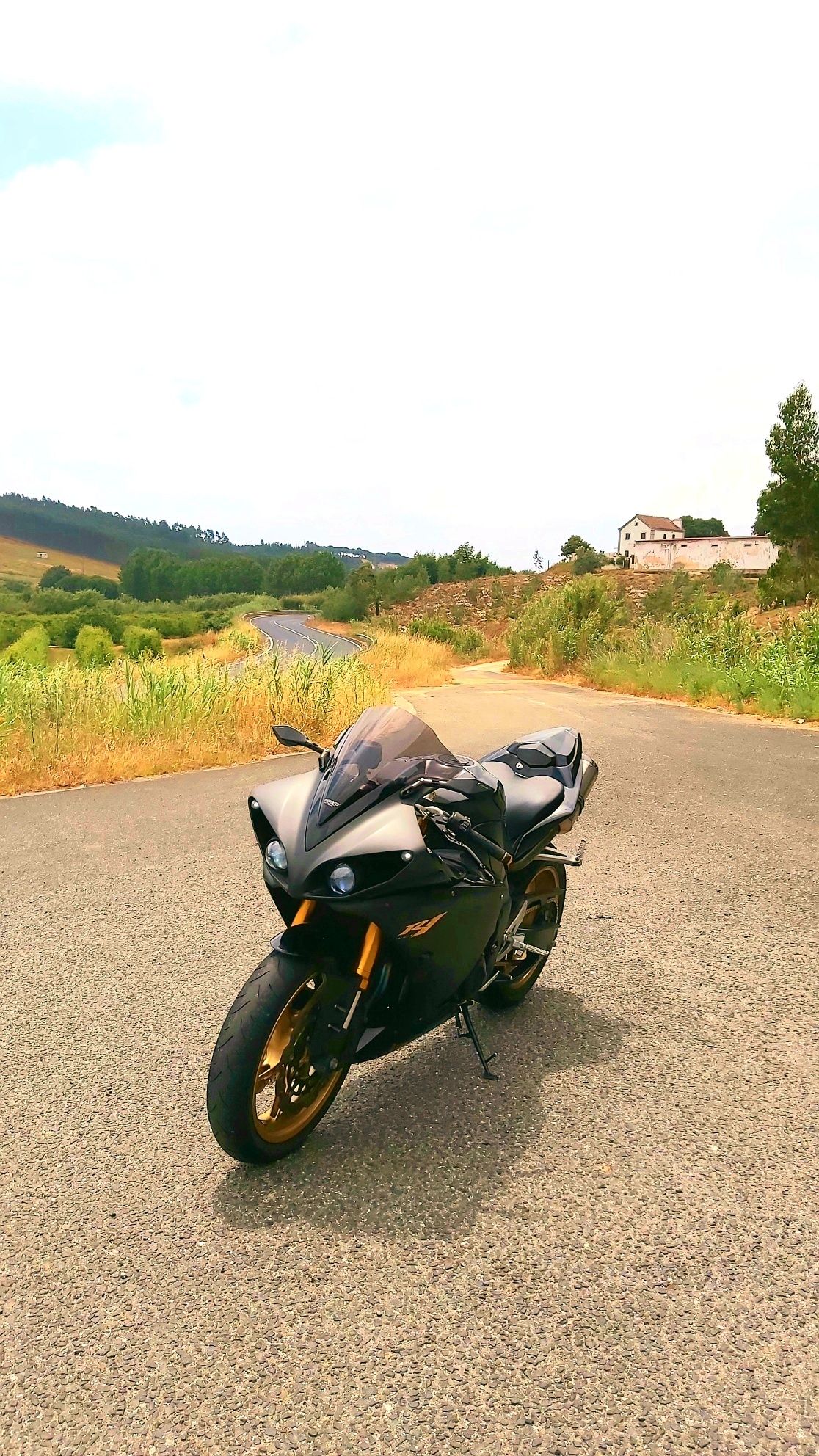 Yamaha r1 crossplane