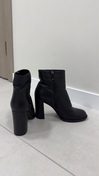 Ботильйони натуральна шкіра 38р