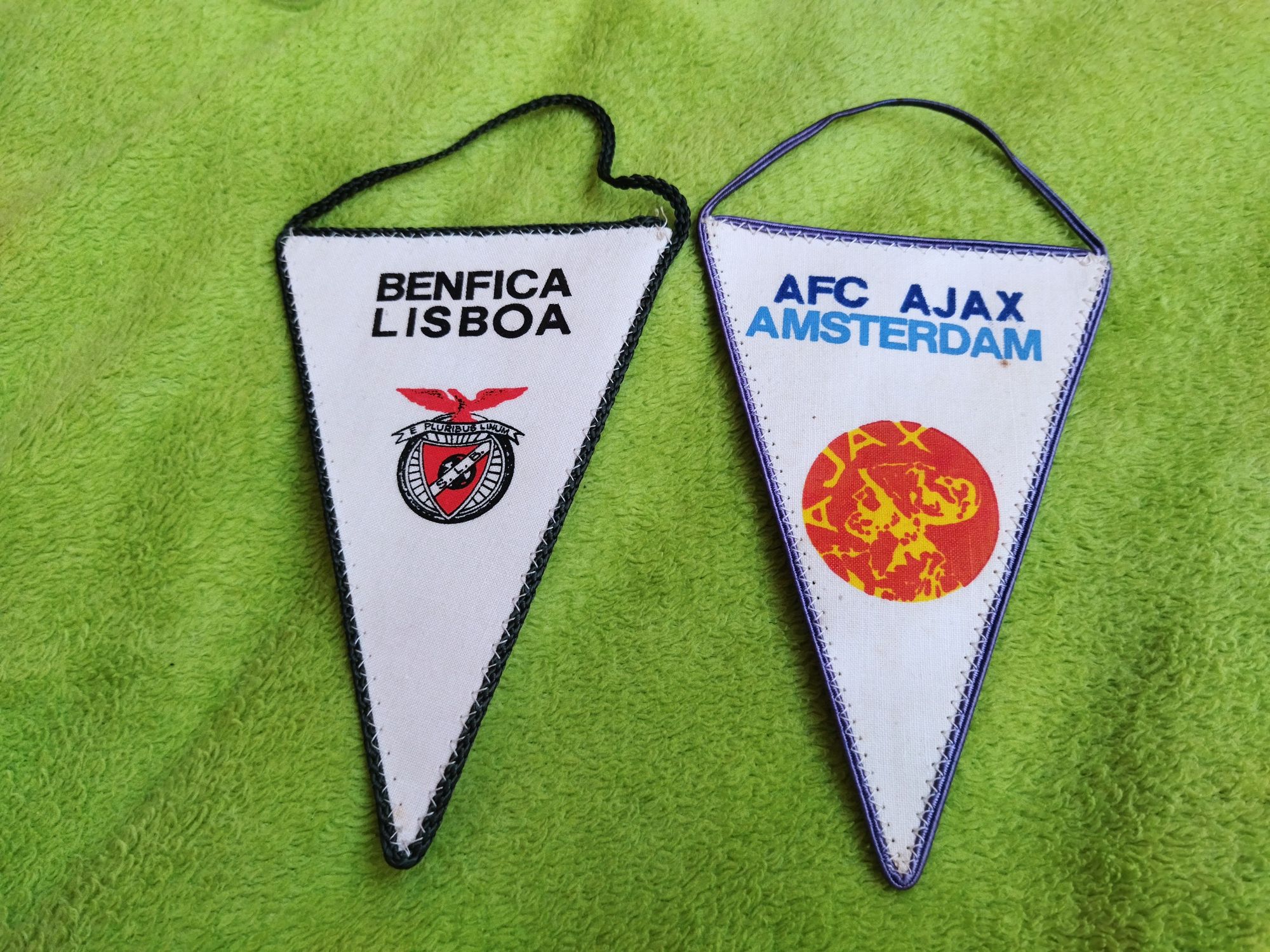 2 proporczyki Afc Ajax Amsterdam Benfica Lizbona 15cm stare lata 80