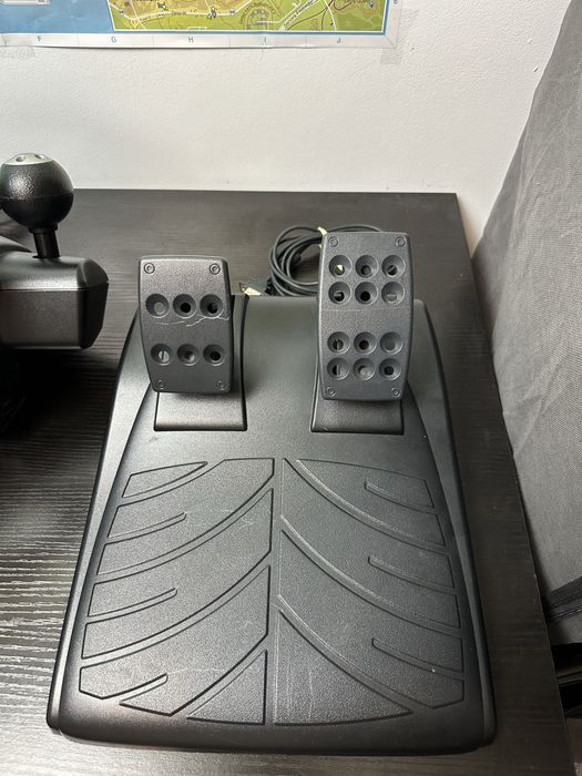 Ігровий руль Logitech Driving Force GT — чудовий стан!
