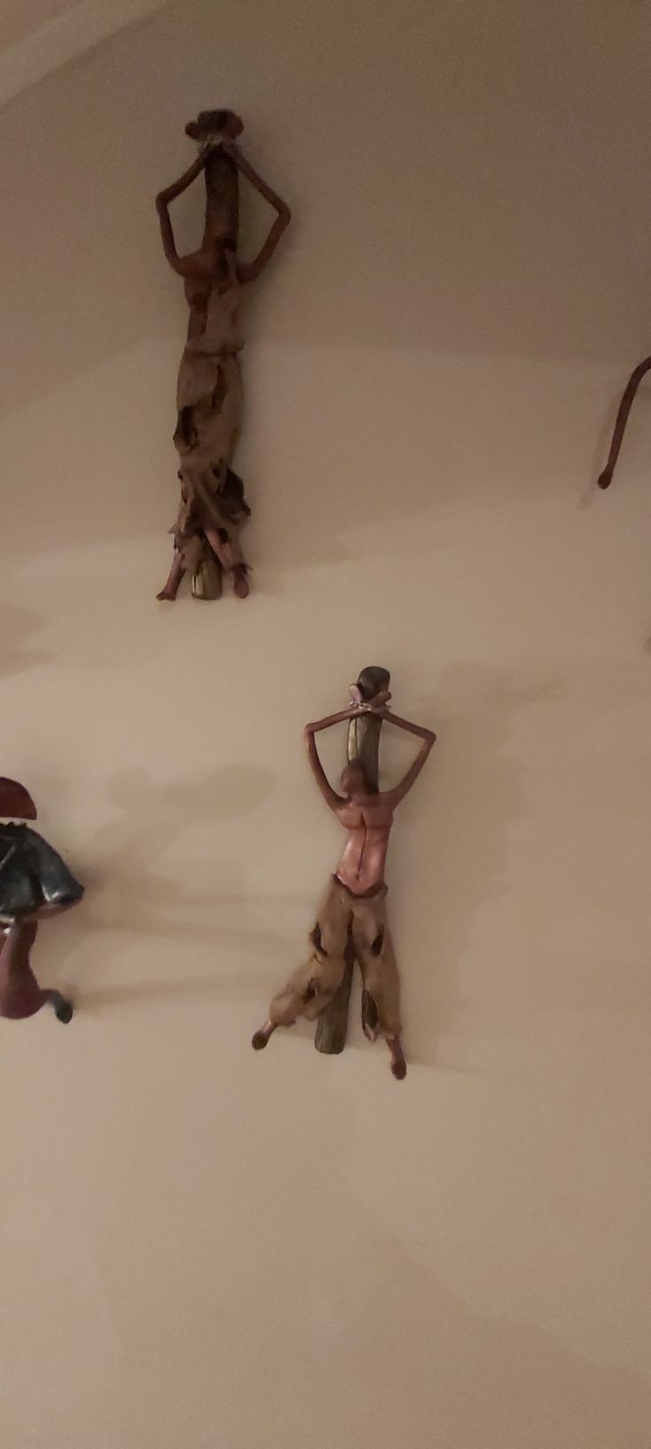 Vendo 11 estatuetas de parede motivos brasileiros em barro