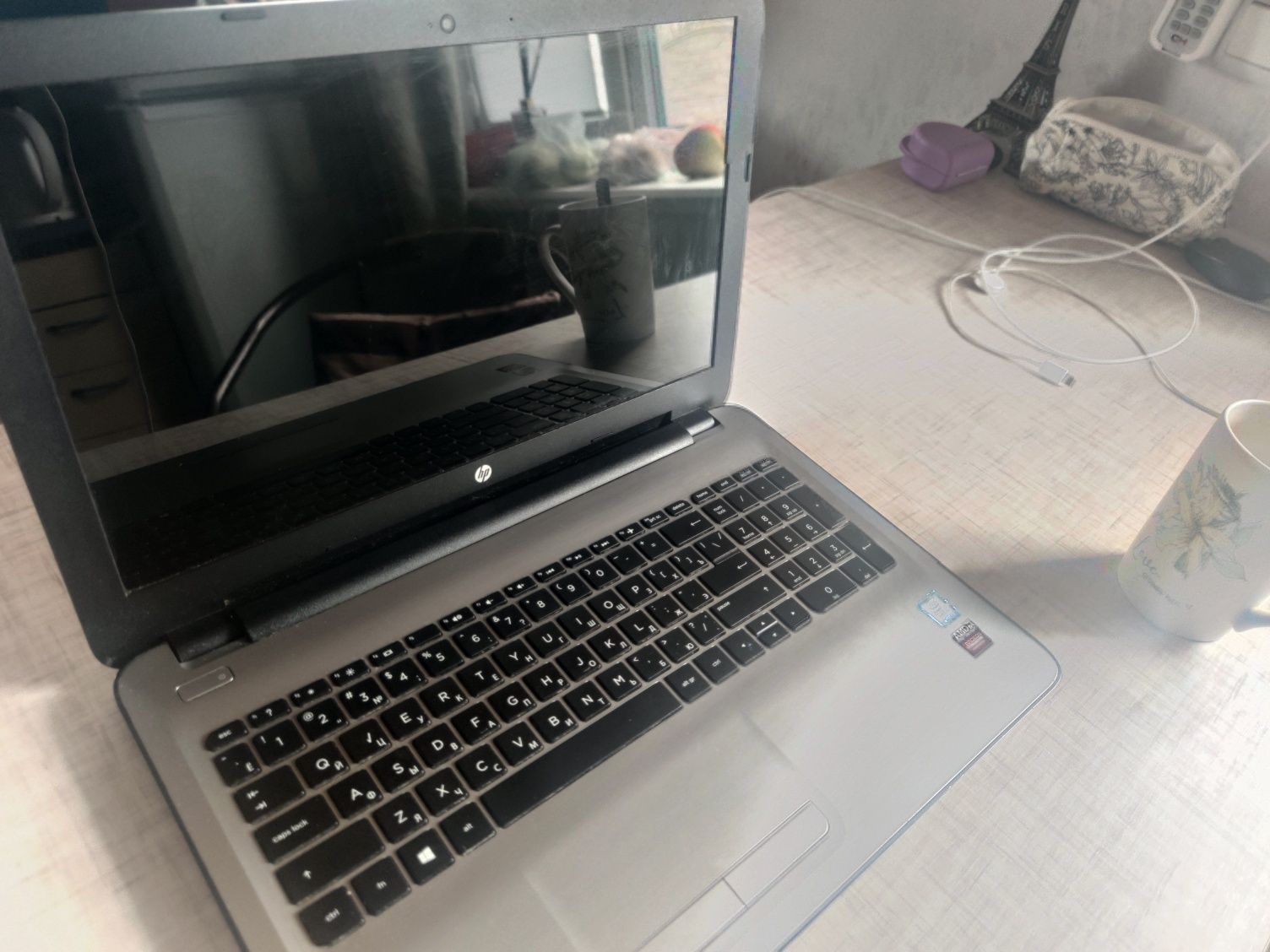 Ноутбук HP 15-au109ur/Core i5-7200U/8 ГБ ОЗУ/ssd 500ГБ/ Надёжный