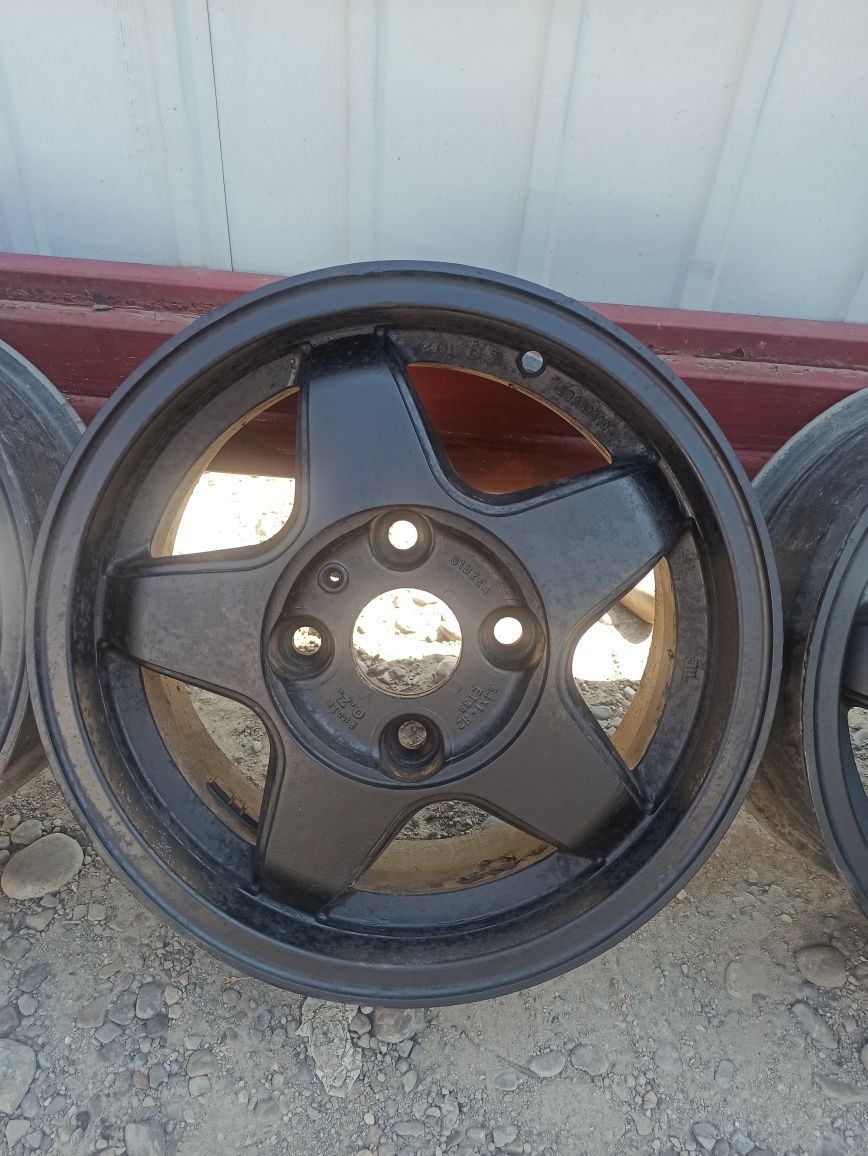 Диски OZ R14 4x114.3 3шт легкосплавні+1шт металічний