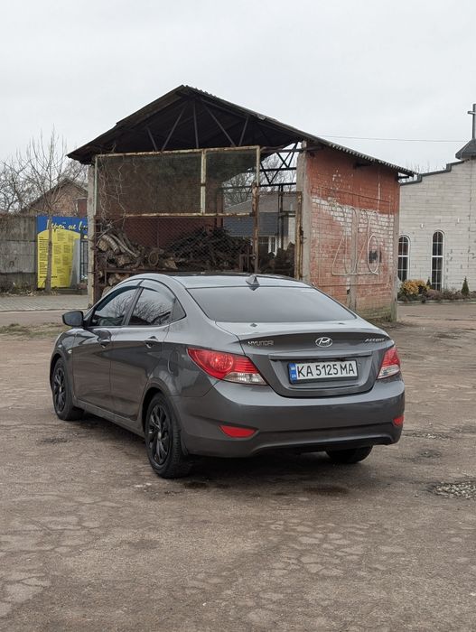Hyundai Accent 2011 року автомат!
