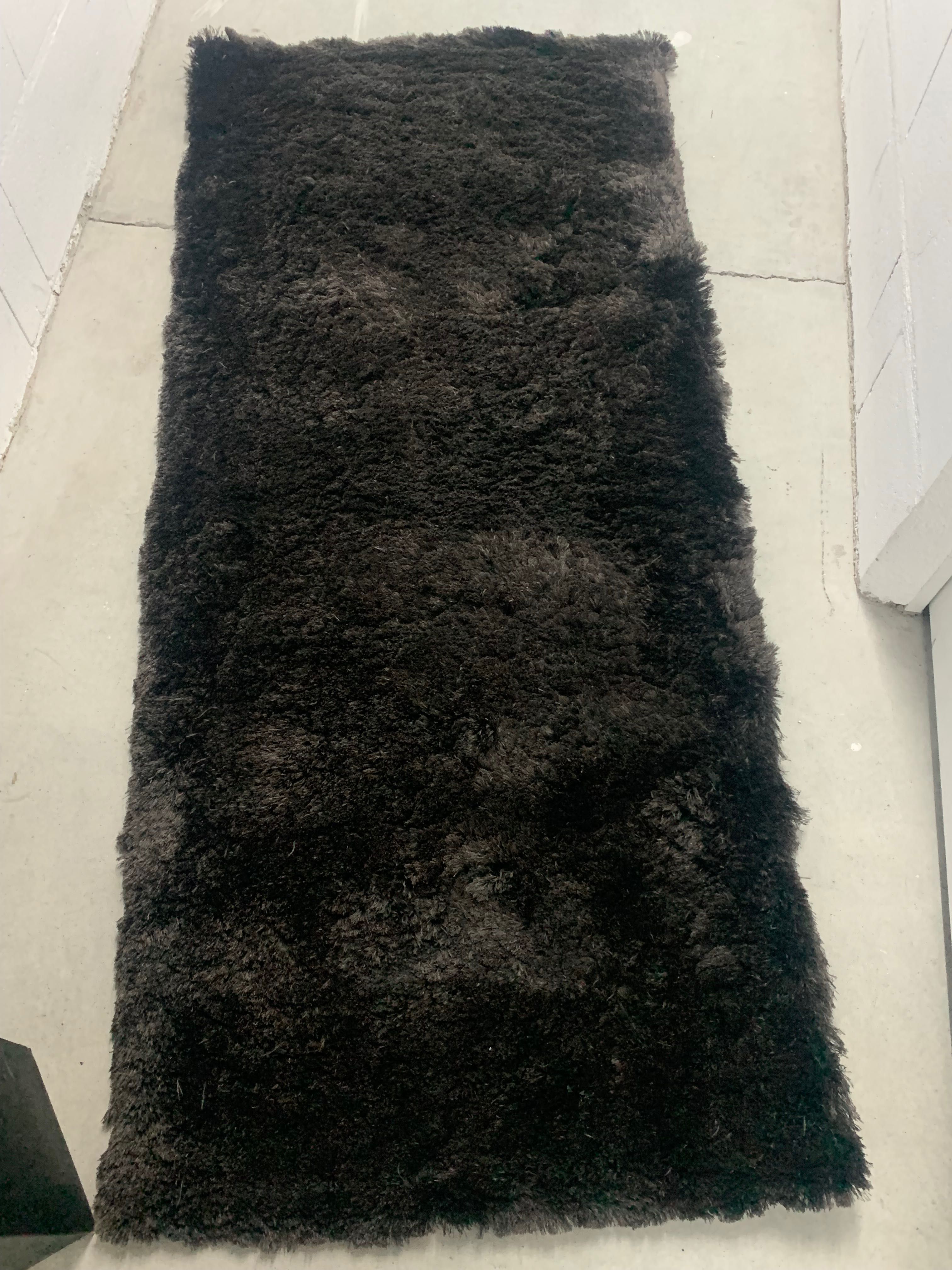 Tapete pelo médio quarto cinza