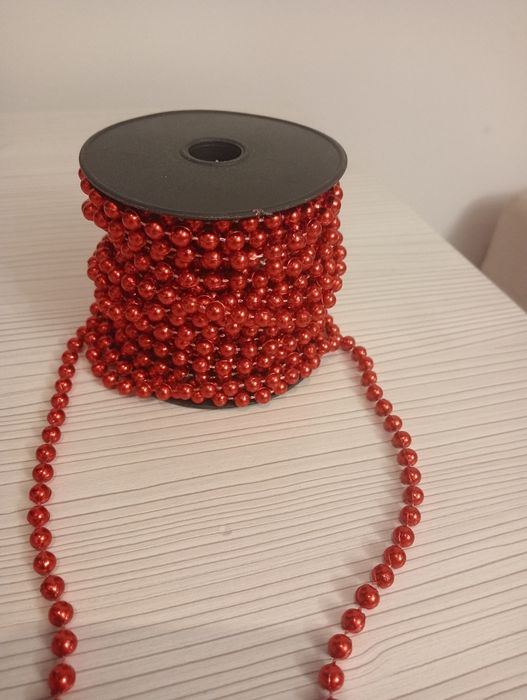 Новорічні буси на ялинку