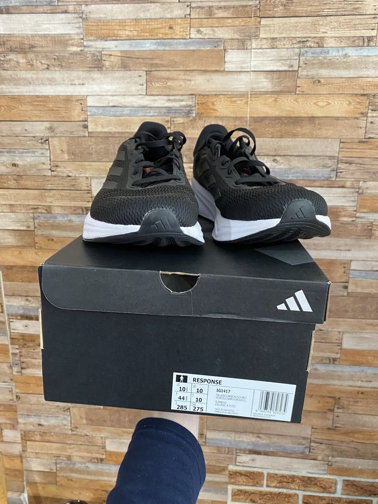 Чоловічі кросівки Adidas Response Нові, Срочно