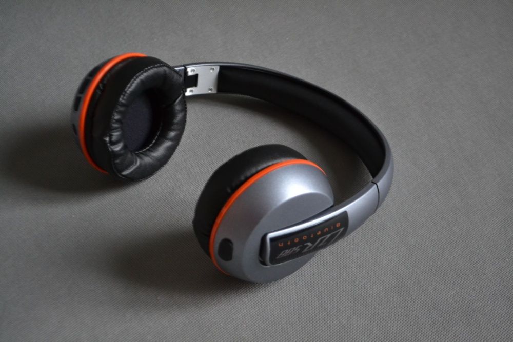 Безпровідні навушники Magnat LZR 588 BT Bluetooth Нові