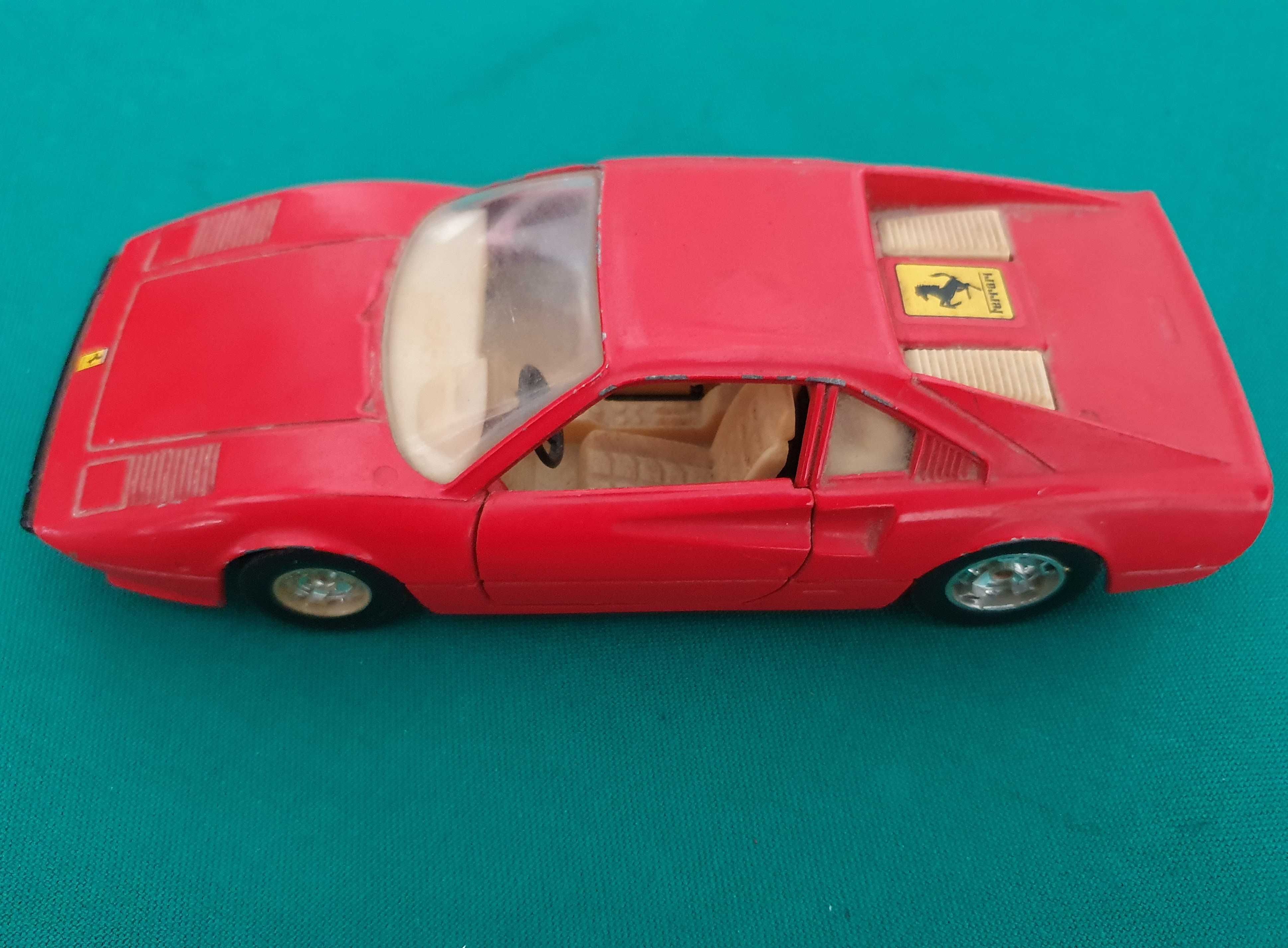 Ferrari 308 GTB - BURAGO, escala 1:24, anos 80 - Italy
